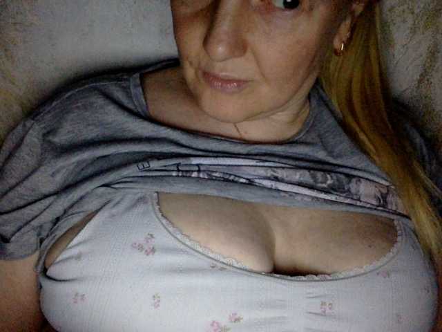 BlondyVio live cam preview