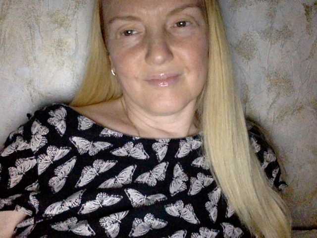 BlondyVio live cam on BongaCams