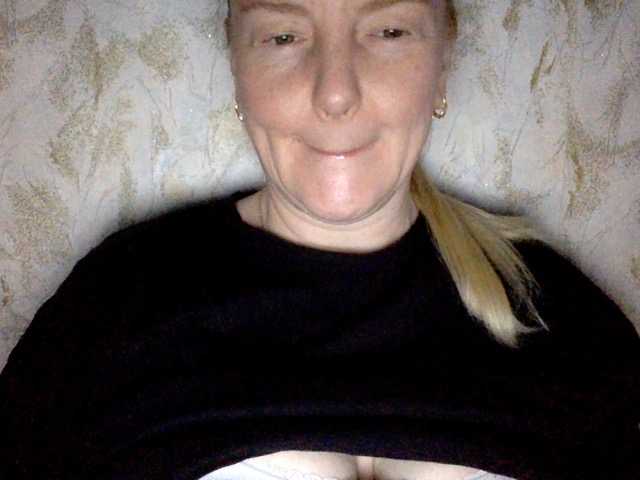 BlondyVio live cam on BongaCams