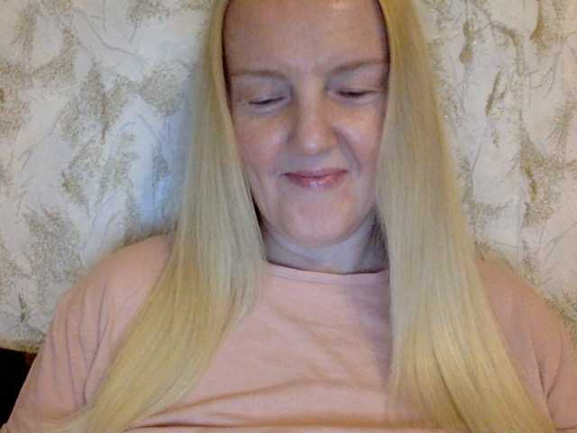 BlondyVio live cam on BongaCams