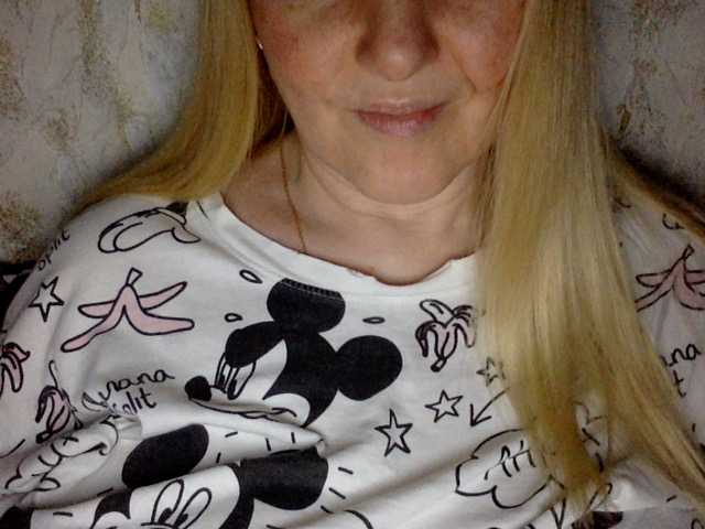 BlondyVio live cam on BongaCams