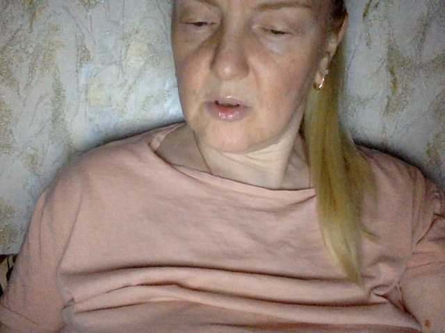 BlondyVio live cam on BongaCams
