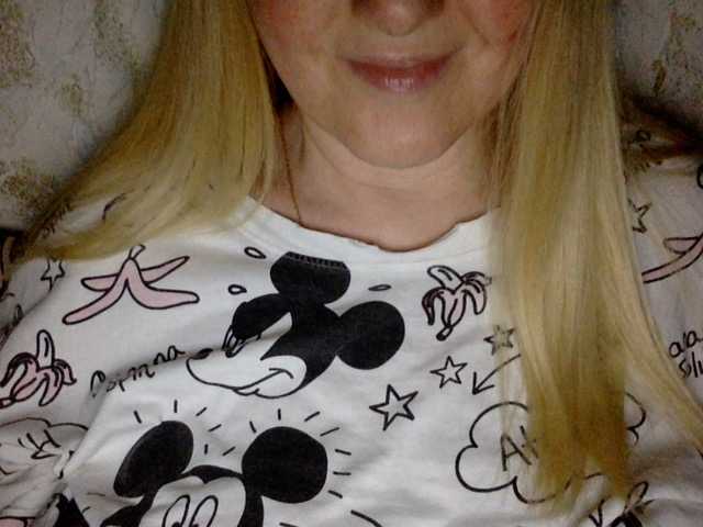 BlondyVio live cam on BongaCams