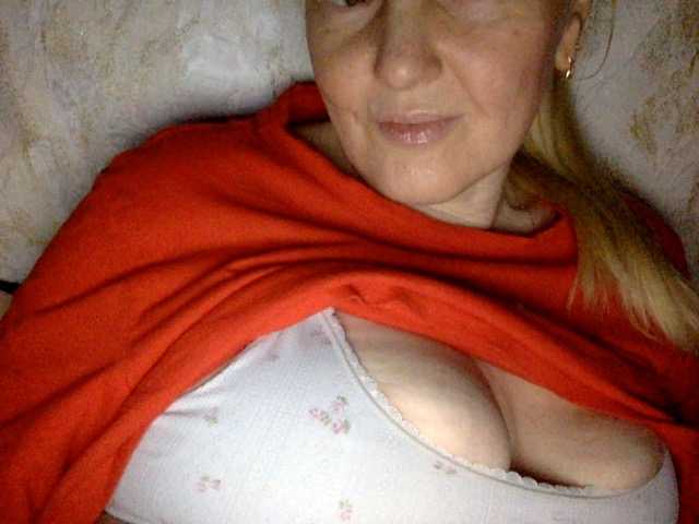 BlondyVio live cam preview