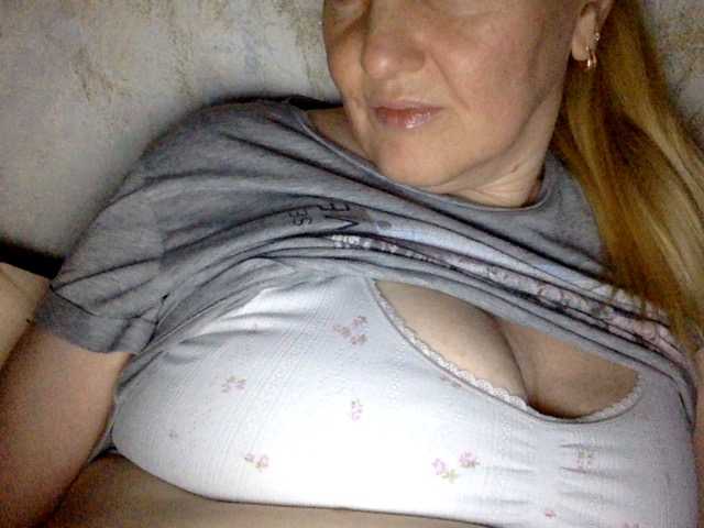BlondyVio live cam preview
