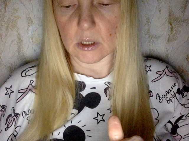 BlondyVio live cam on BongaCams
