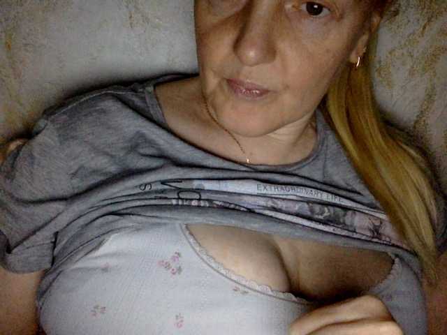 BlondyVio live cam preview