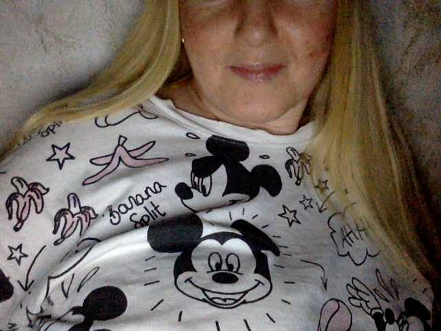 BlondyVio live cam on BongaCams