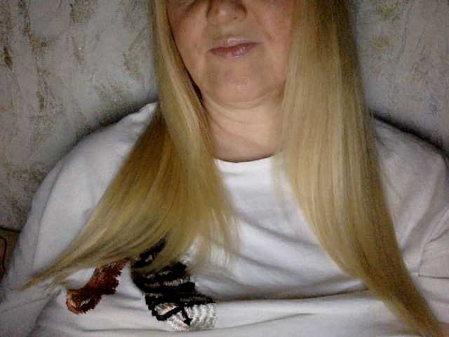 BlondyVio live cam preview