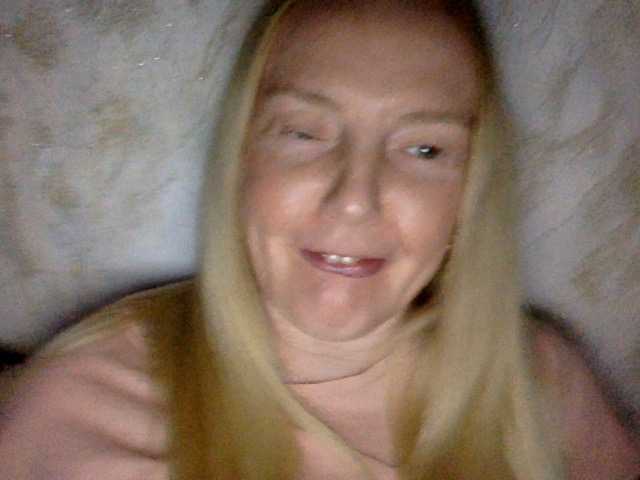 BlondyVio live cam