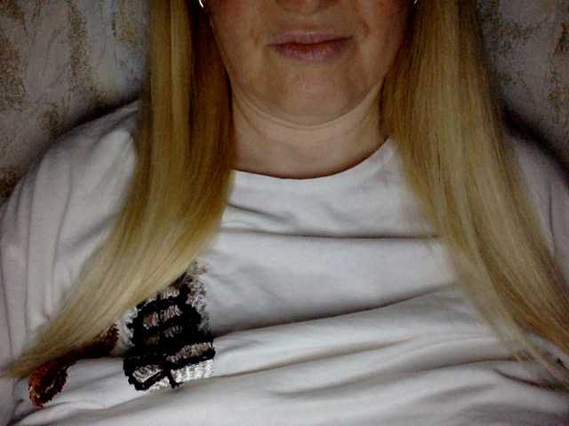 BlondyVio live cam on BongaCams