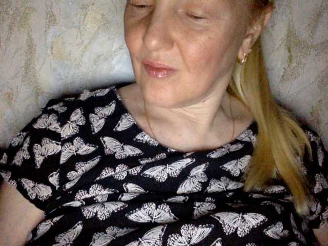 BlondyVio live cam on BongaCams
