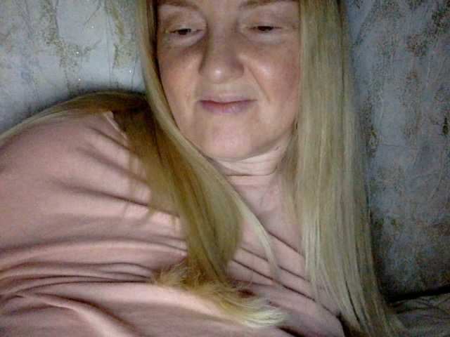 BlondyVio live cam