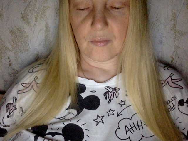 BlondyVio live cam on BongaCams