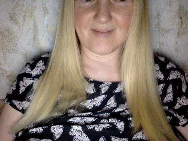 BlondyVio live cam on BongaCams