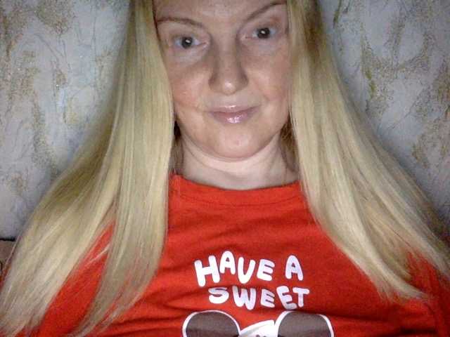 BlondyVio live cam on BongaCams