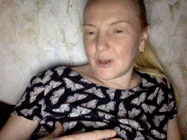 BlondyVio live cam on BongaCams