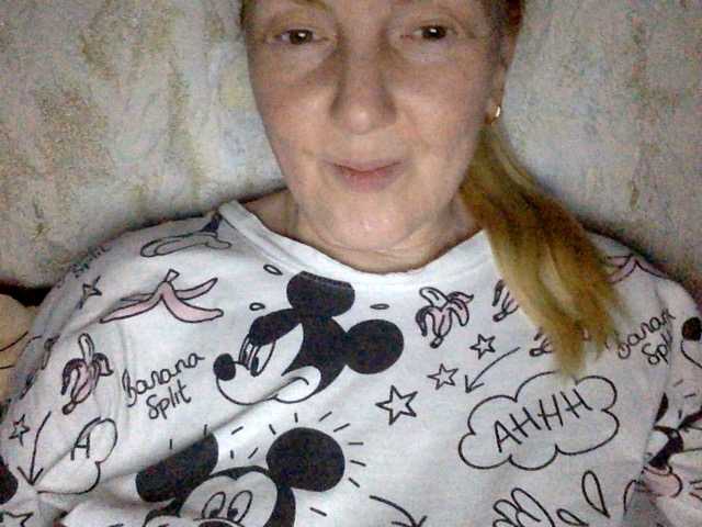 BlondyVio live cam