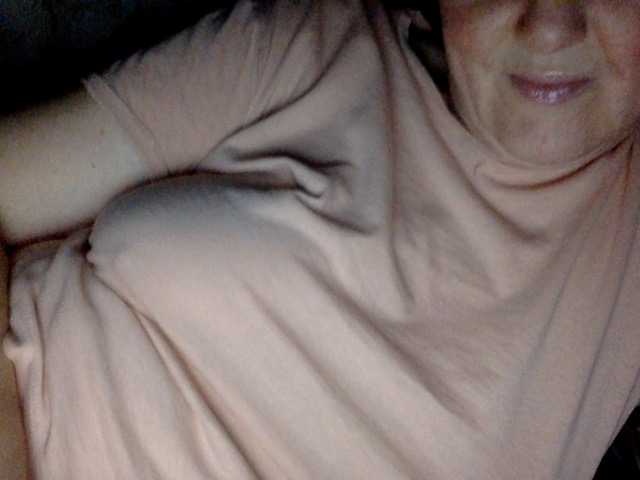 BlondyVio live cam on BongaCams