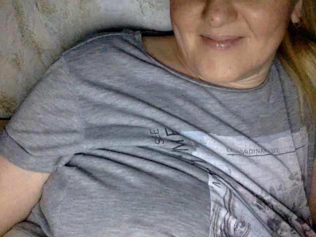 BlondyVio live cam on BongaCams