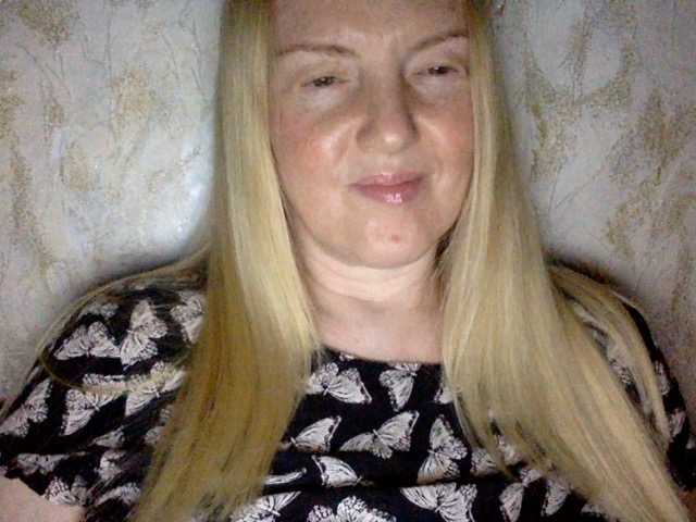 BlondyVio live webcam show