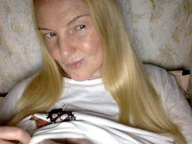 BlondyVio live cam on BongaCams