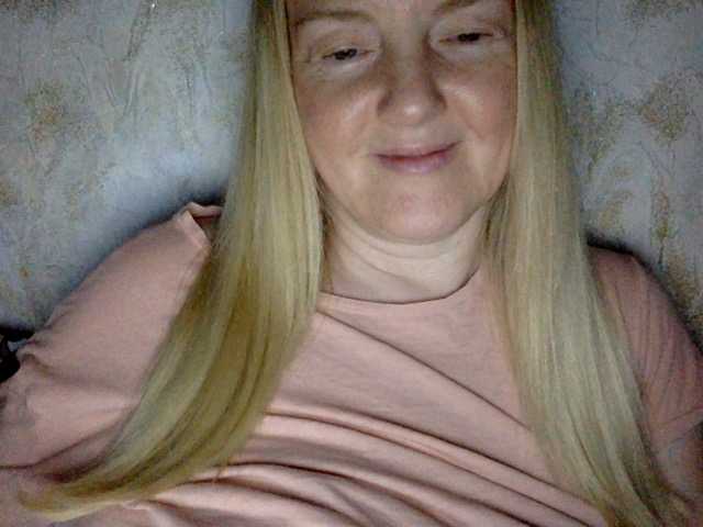 BlondyVio live cam on BongaCams
