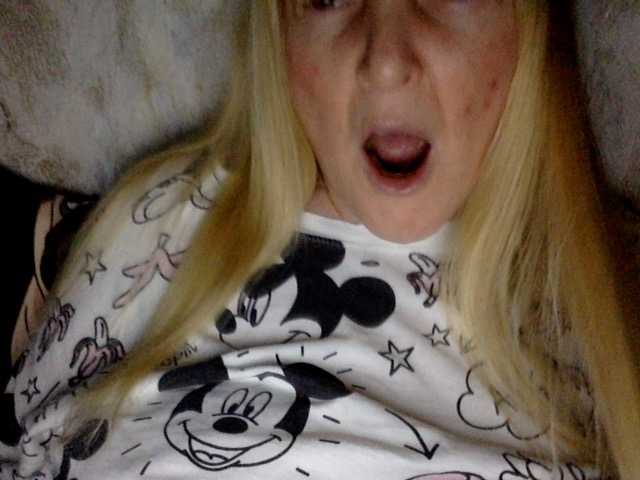 BlondyVio live cam on BongaCams