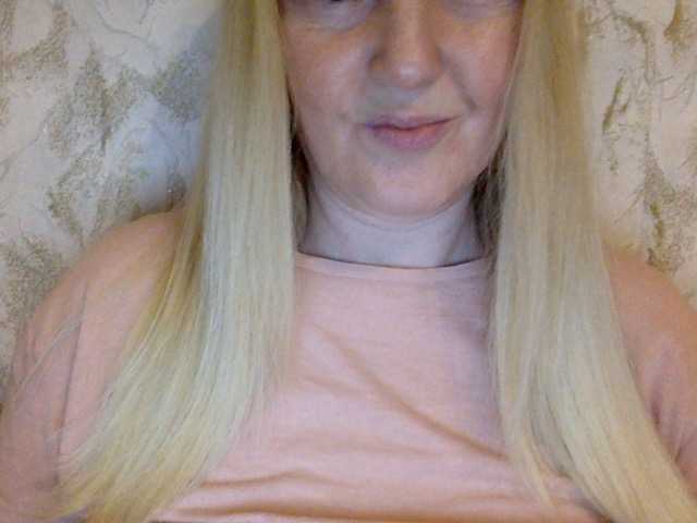 BlondyVio live cam on BongaCams