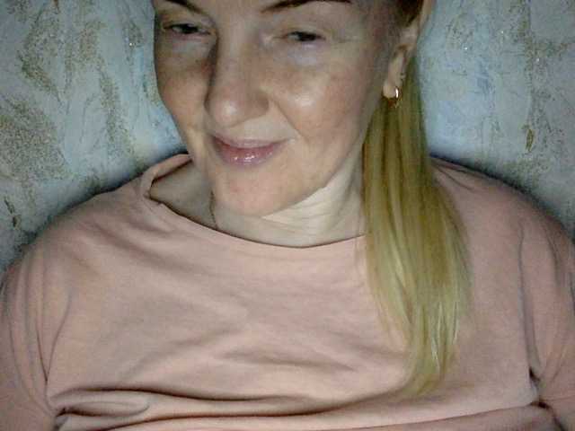 BlondyVio live cam on BongaCams