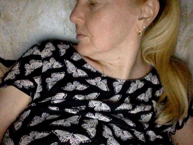 BlondyVio live cam on BongaCams