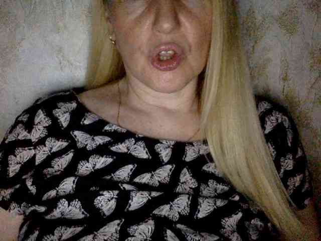 BlondyVio webcam