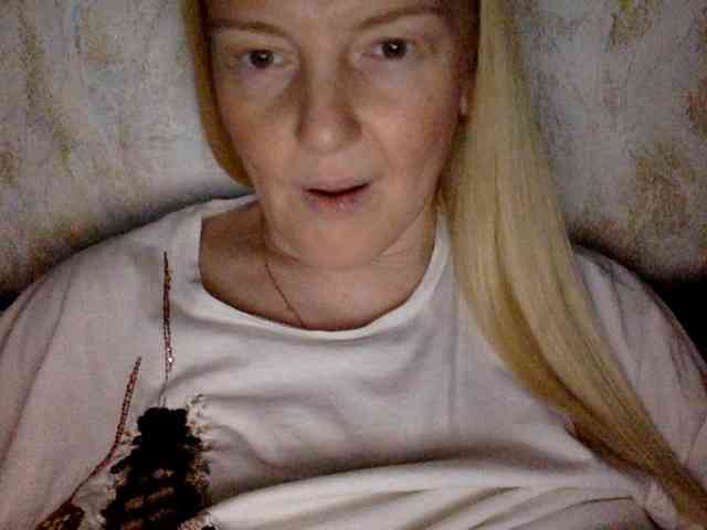 BlondyVio webcam