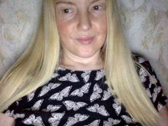 BlondyVio webcam