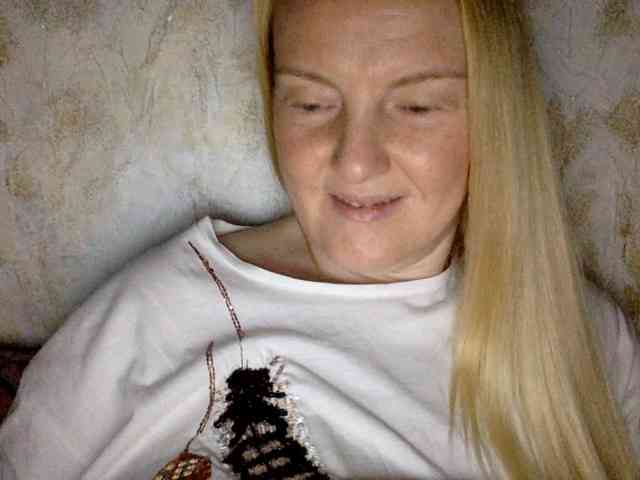 BlondyVio webcam