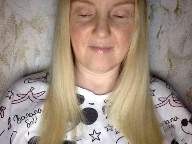 BlondyVio webcam