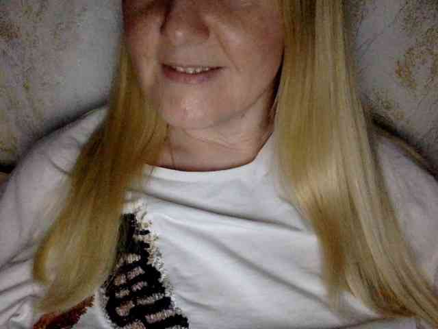 BlondyVio webcam