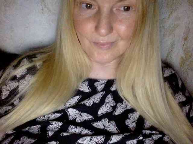 BlondyVio webcam