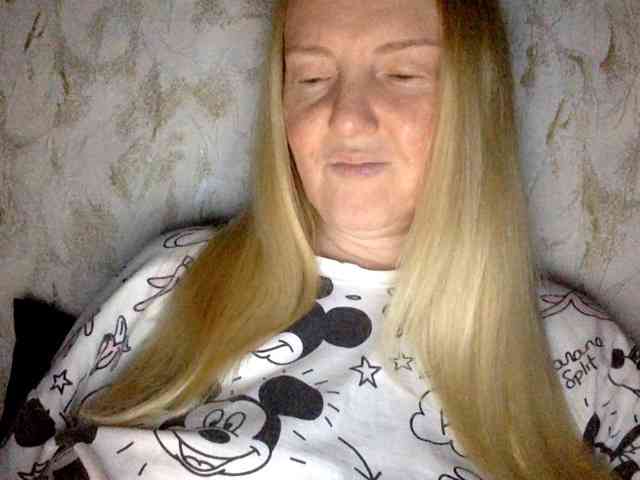 BlondyVio webcam