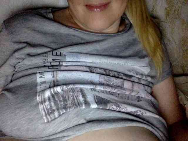 BlondyVio webcam