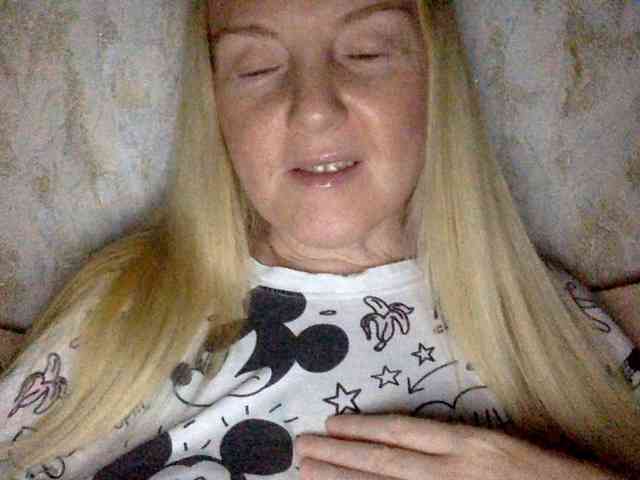 BlondyVio webcam