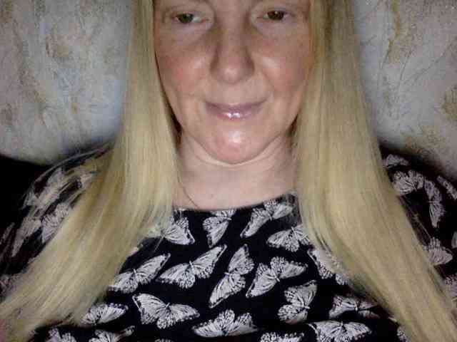 BlondyVio webcam
