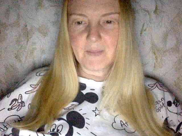BlondyVio webcam