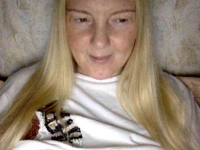 BlondyVio webcam
