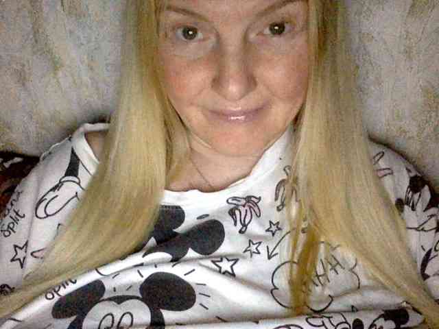 BlondyVio webcam