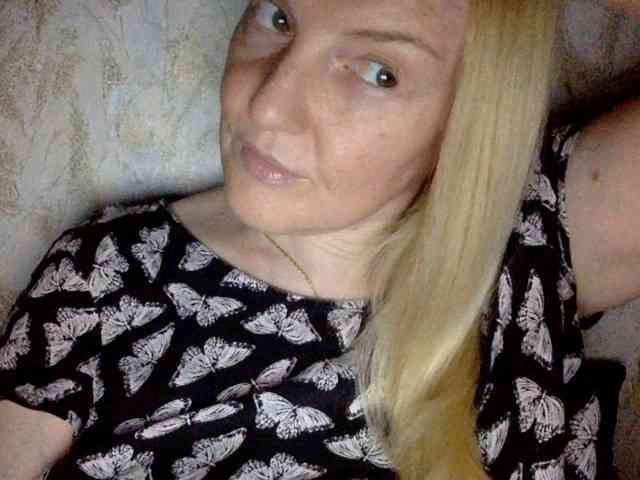 BlondyVio webcam