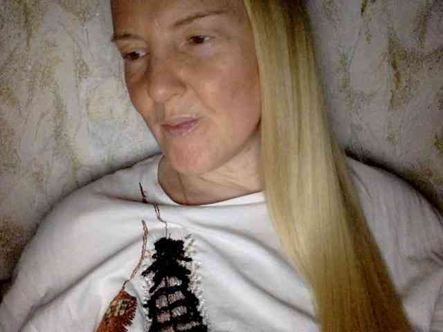 BlondyVio webcam
