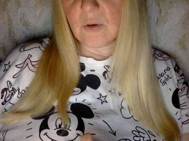 BlondyVio webcam