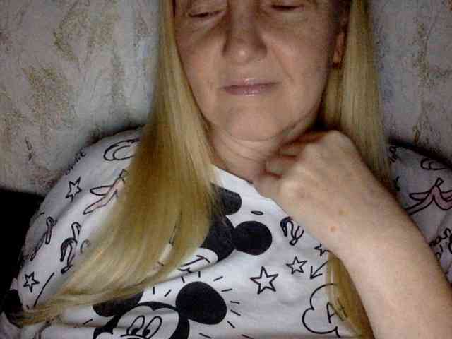 BlondyVio webcam
