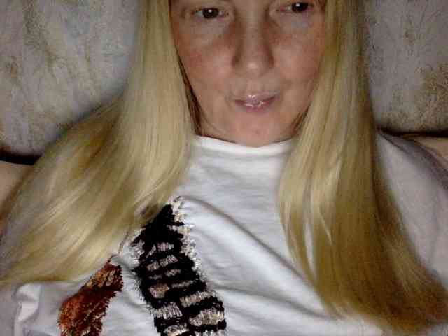 BlondyVio webcam